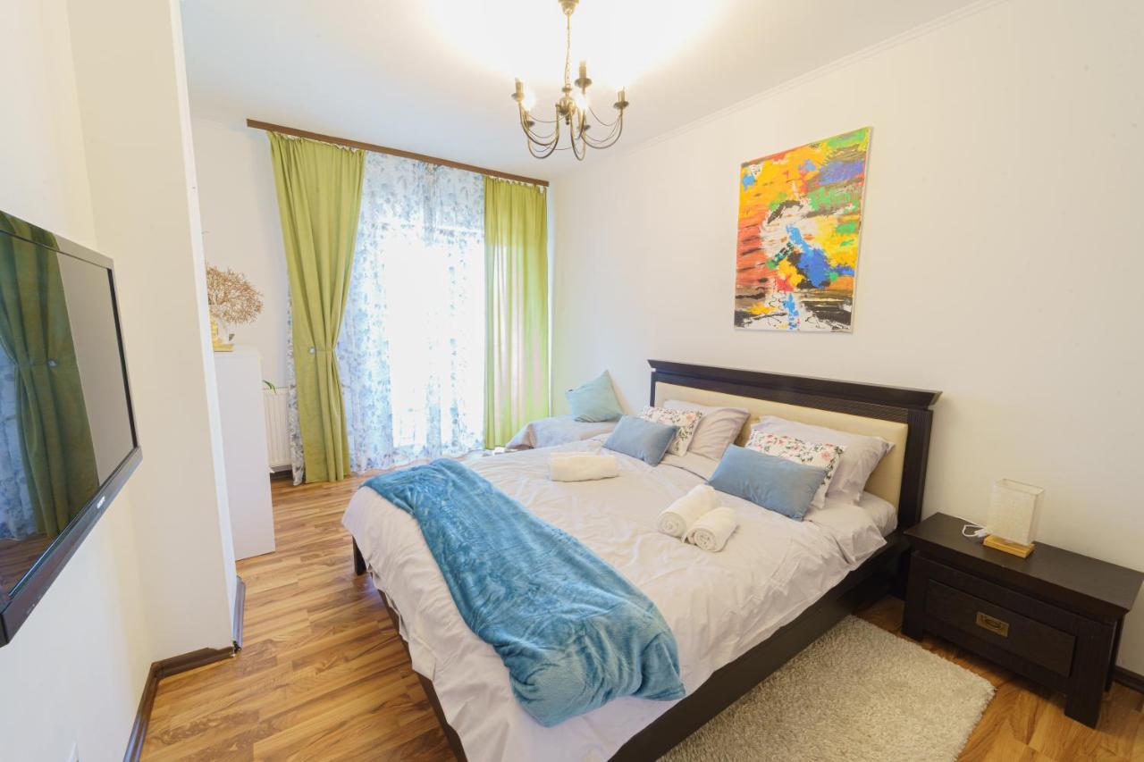 5* Mansion In City Center Cluj-Napoca Exteriör bild